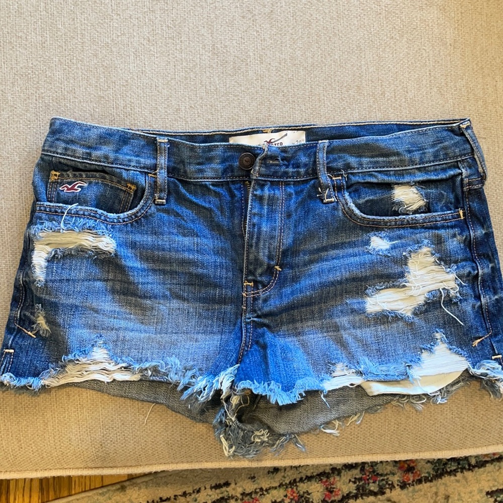 Hollister ripped jean shorts size 9/29